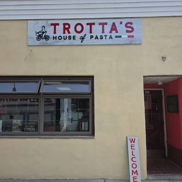 Trottas-pasta-Pleasantville-ny-building-sign