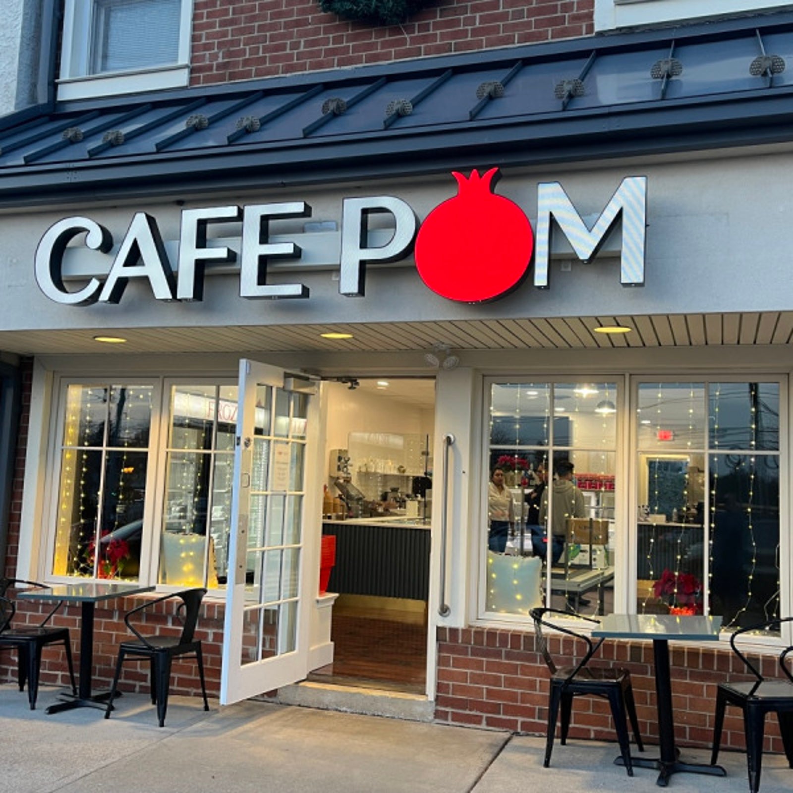 Cafes & Restaurants
