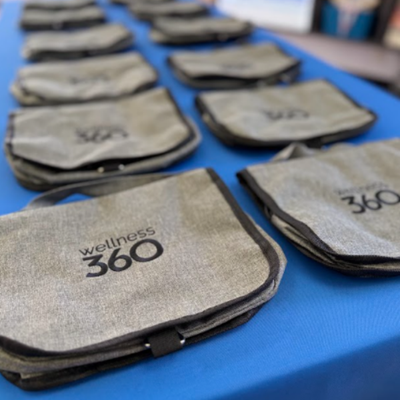 https://cdn.gorilladash.com/images/media/22346388/fully-promoted-usa-custom-watkins-wellness-toiletry-bags-1jpg-square-6ab571347792c.png?auto=webp&crop=1%3A1%2Csmart&width=400