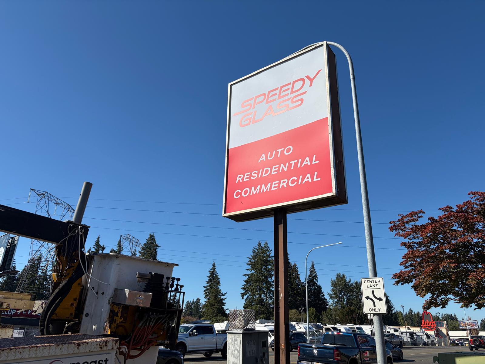 Refreshed signs for Speedy Glass in Puyallup