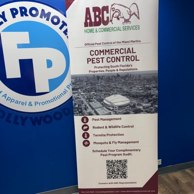 https://cdn.gorilladash.com/images/media/22350014/fully-promoted-usa-retractable-banner-square-6ab81a528bace.jpeg?auto=webp&crop=1%3A1%2Csmart&width=400