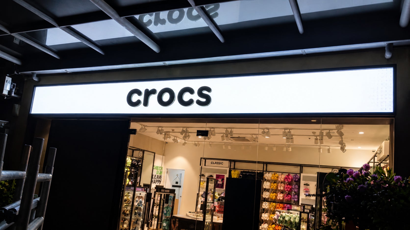 Outdoor Illuminated Signs