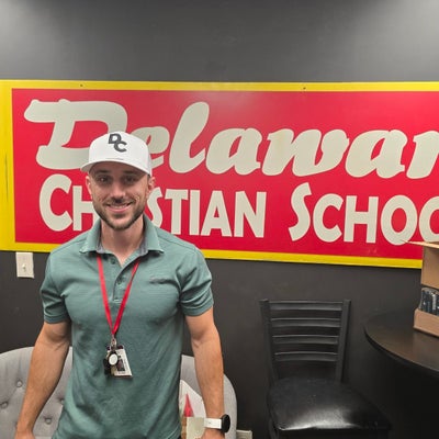 https://cdn.gorilladash.com/images/media/22353533/fully-promoted-usa-delaware-christian-school-1-square-6aba9ccdee64e.jpg?auto=webp&crop=1%3A1%2Csmart&width=400
