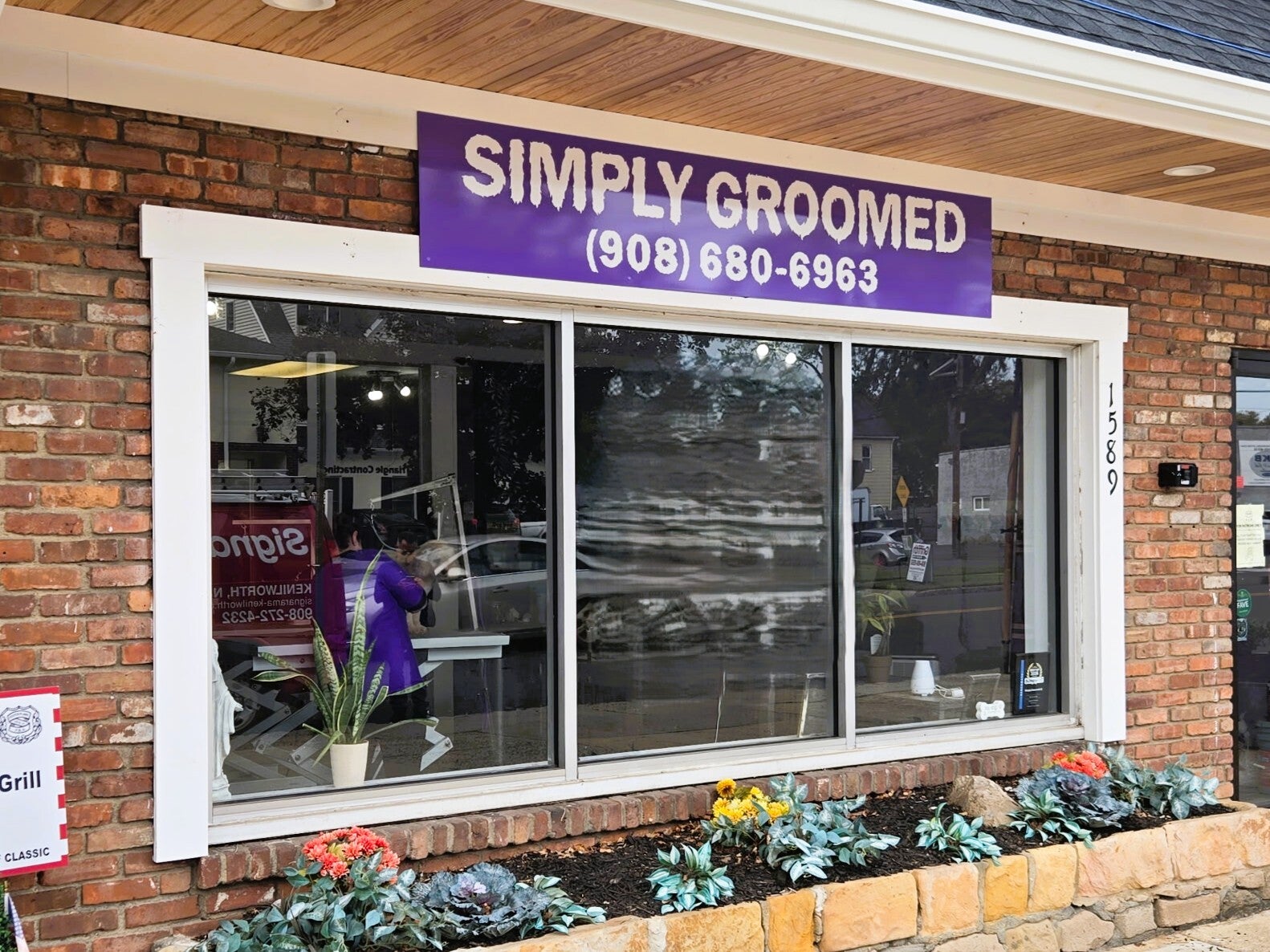 Signs Make Your Storefront Simply Pop