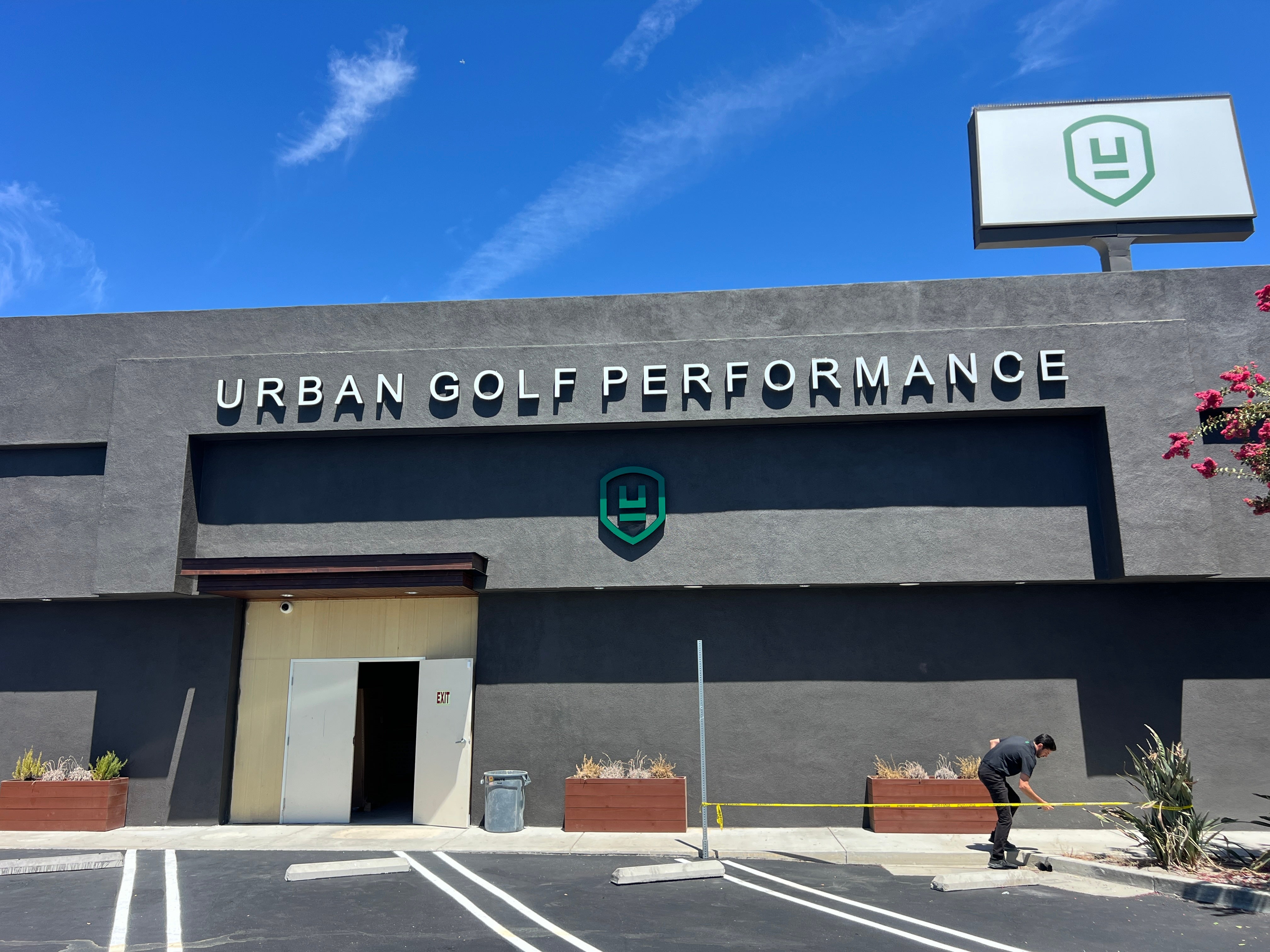 Custom Channel Letters & Oversized Pylon Sign for Maximum Business Visibility