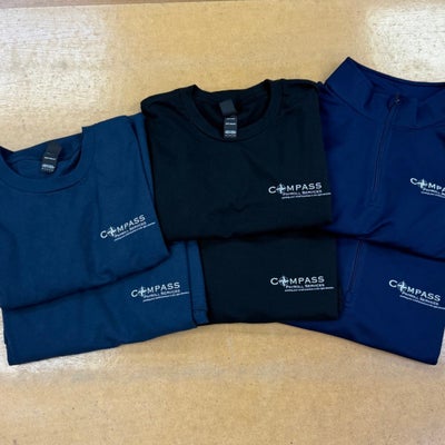 https://cdn.gorilladash.com/images/media/22398321/fully-promoted-usa-compass-payroll-custom-branded-employee-appareljpg-square-6ace45be1634d.jpeg?auto=webp&crop=1%3A1%2Csmart&width=400