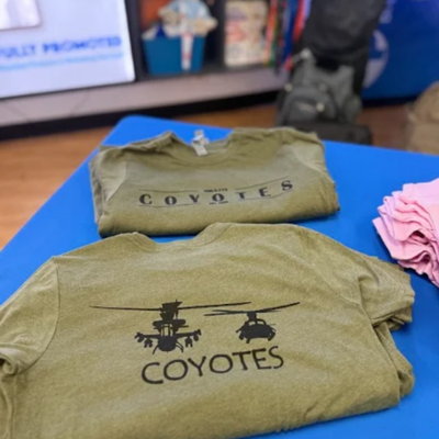 https://cdn.gorilladash.com/images/media/22439303/fully-promoted-usa-custom-kids-apparel-hmla-775-coyotes-oceanside-cajpg-square-6adf9788e947b.png?auto=webp&crop=1%3A1%2Csmart&width=400