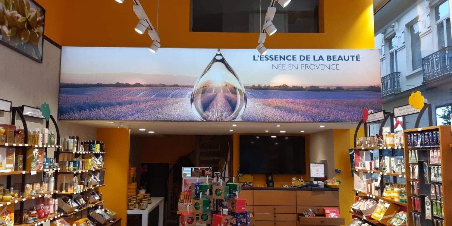 Bâche tendue lumineuse