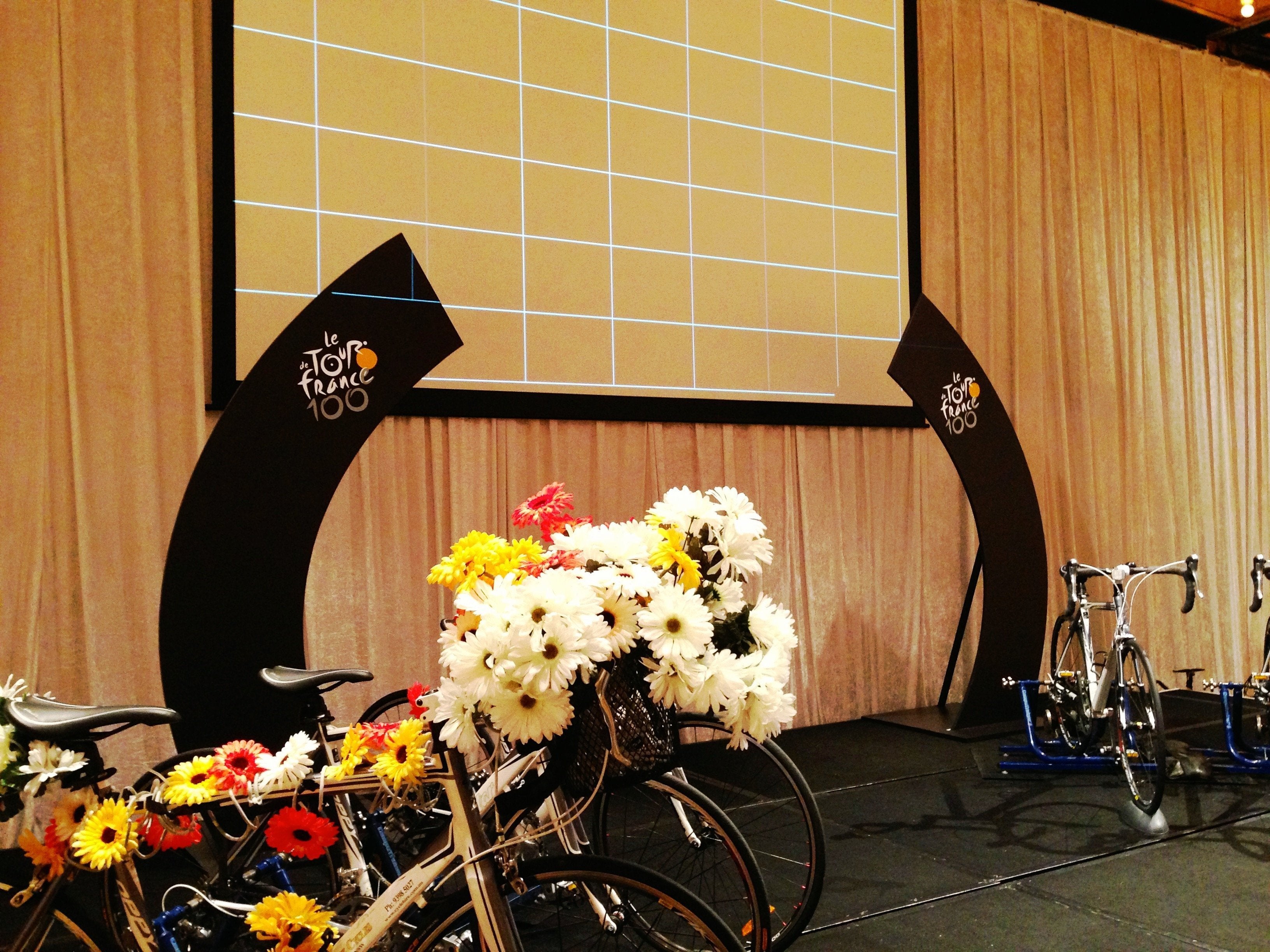 Tour de France Freestanding plinths