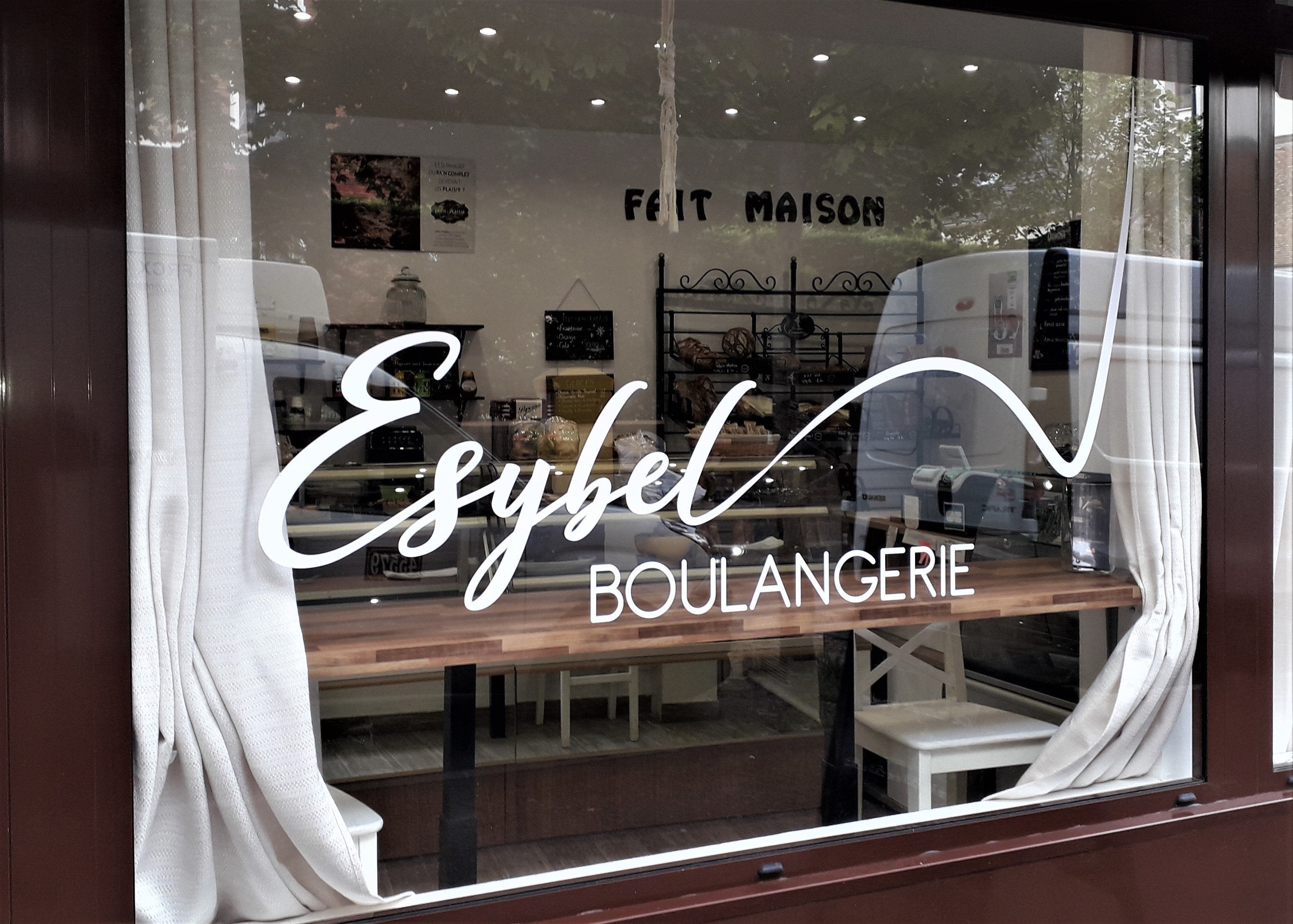 Vitrophanie & films adhésifs sur mesure pour vitrines