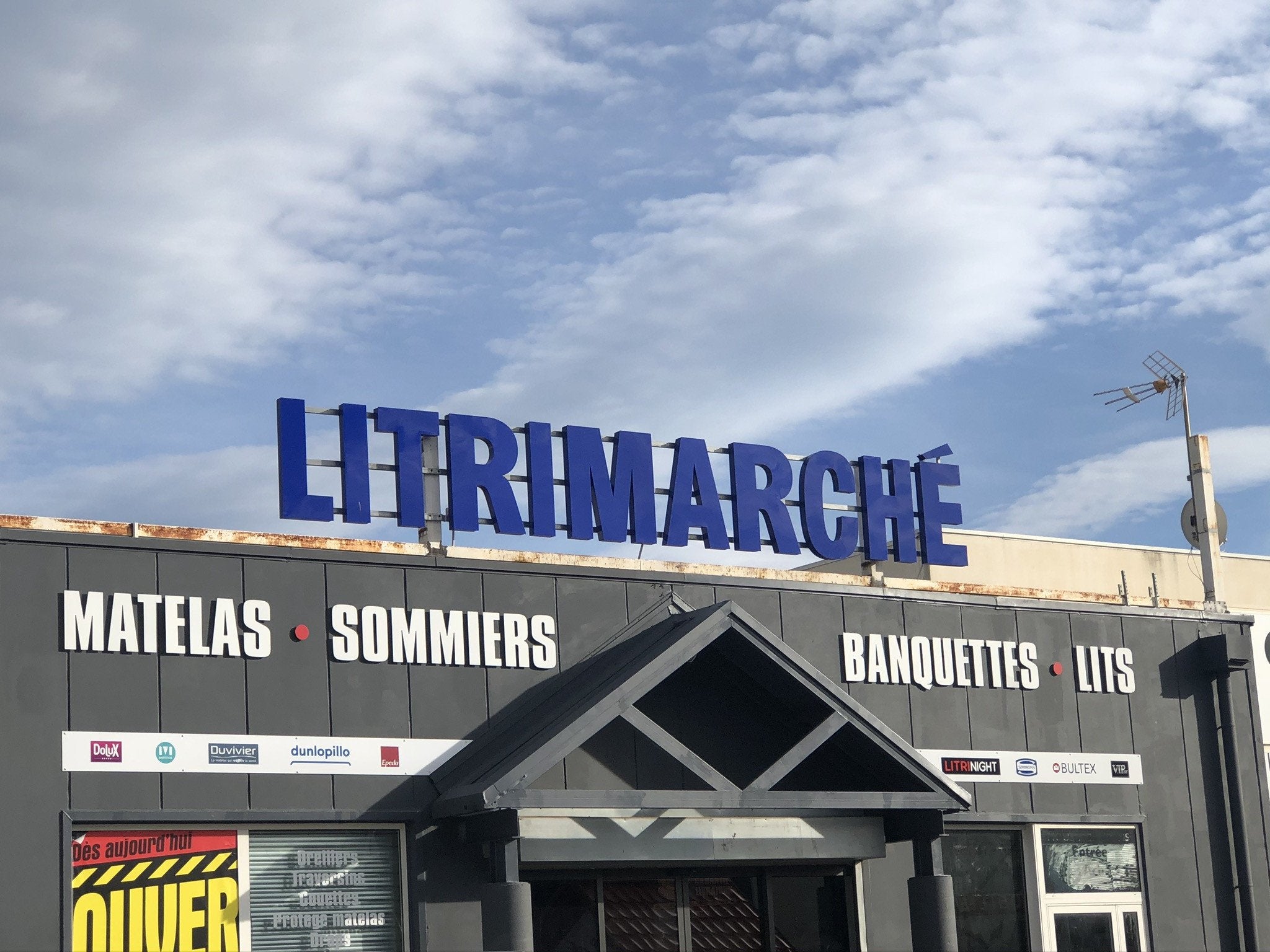 POSE D'ENSEIGNE ET SIGNALETIQUE