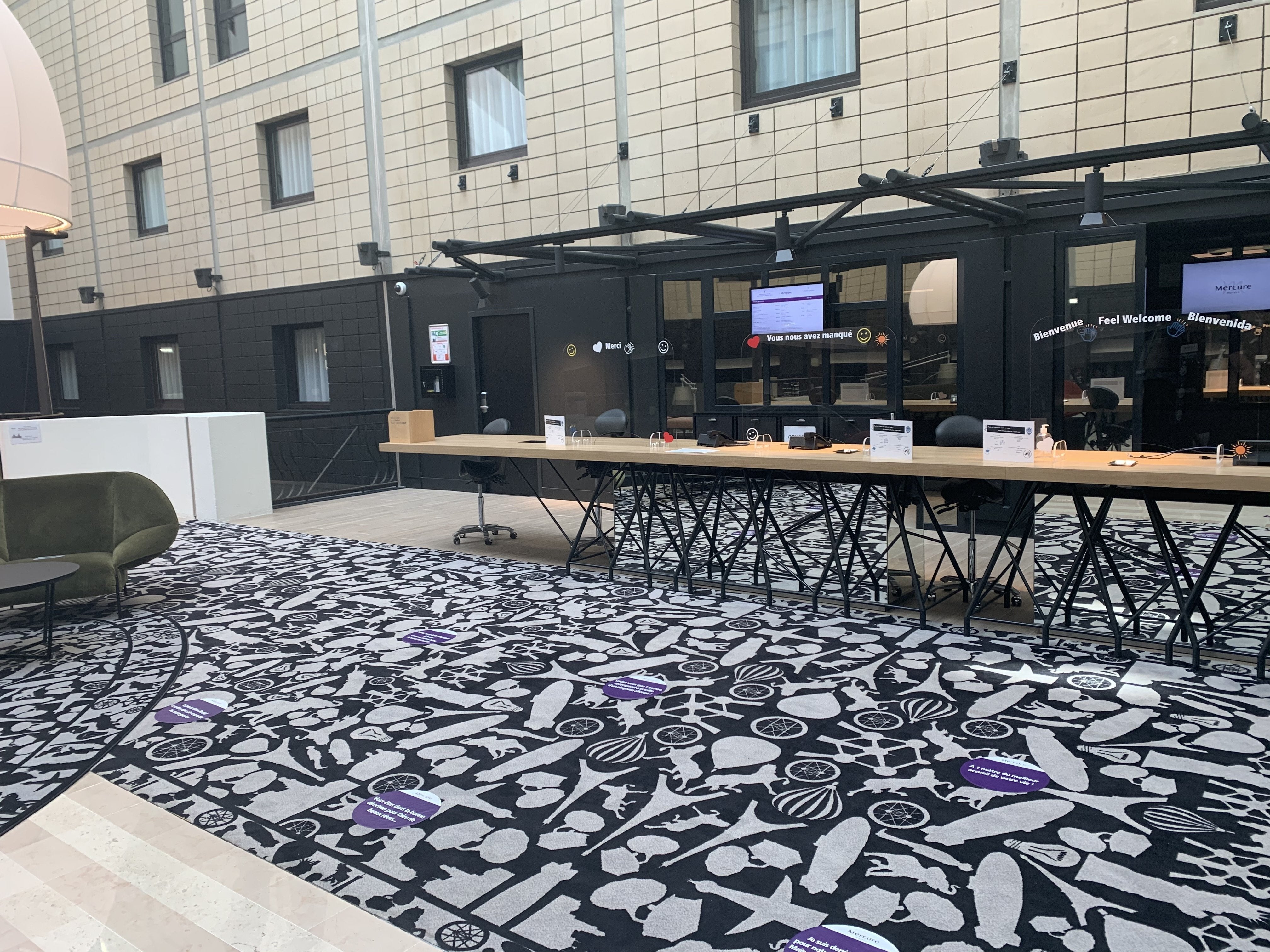 signarama_issy_hotel-mercure_portedeversailles_signaletique_gestes-barrieres (1)