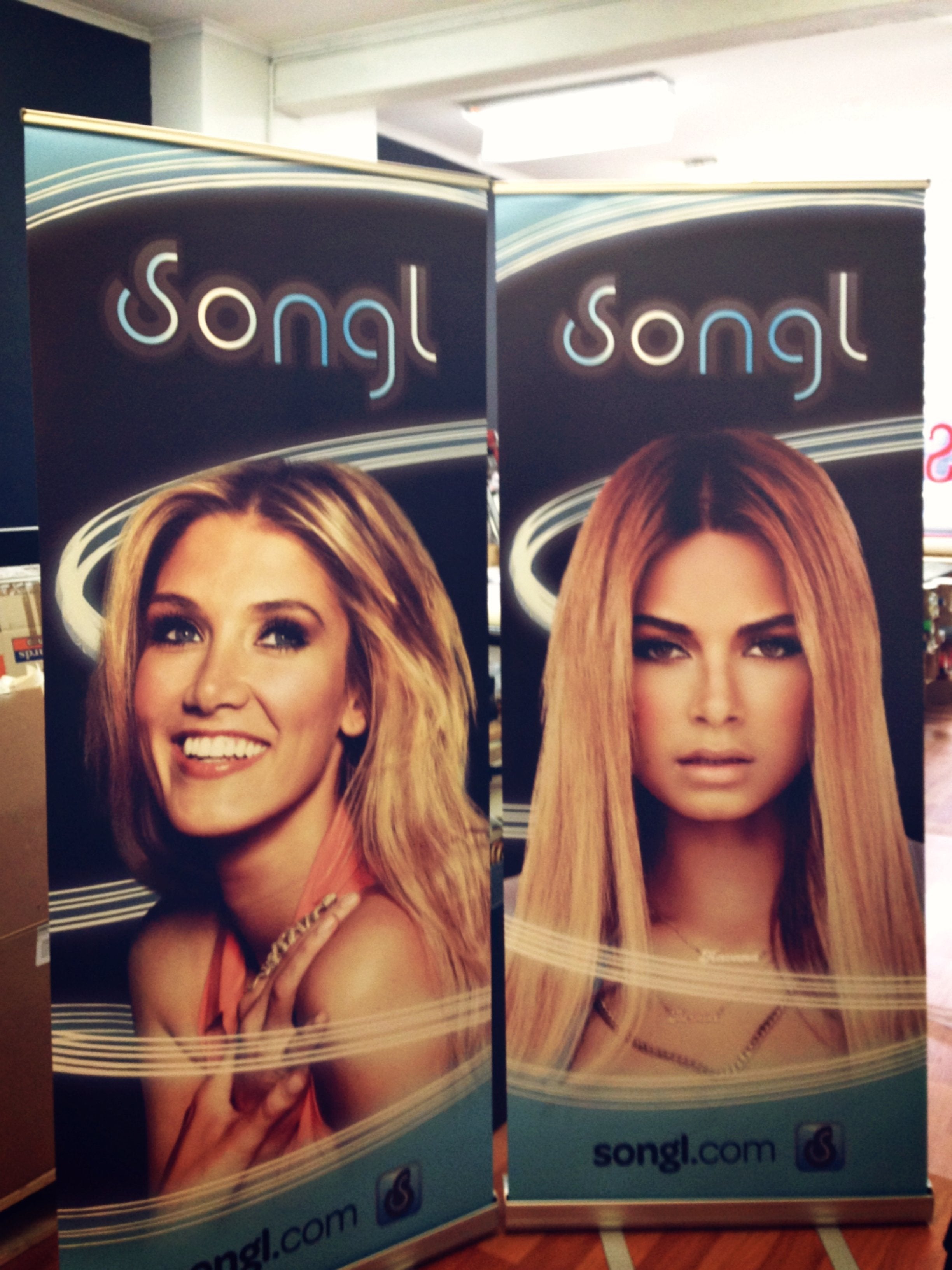 Songl - No curl pull up banners - Signarama Sydney CBD South