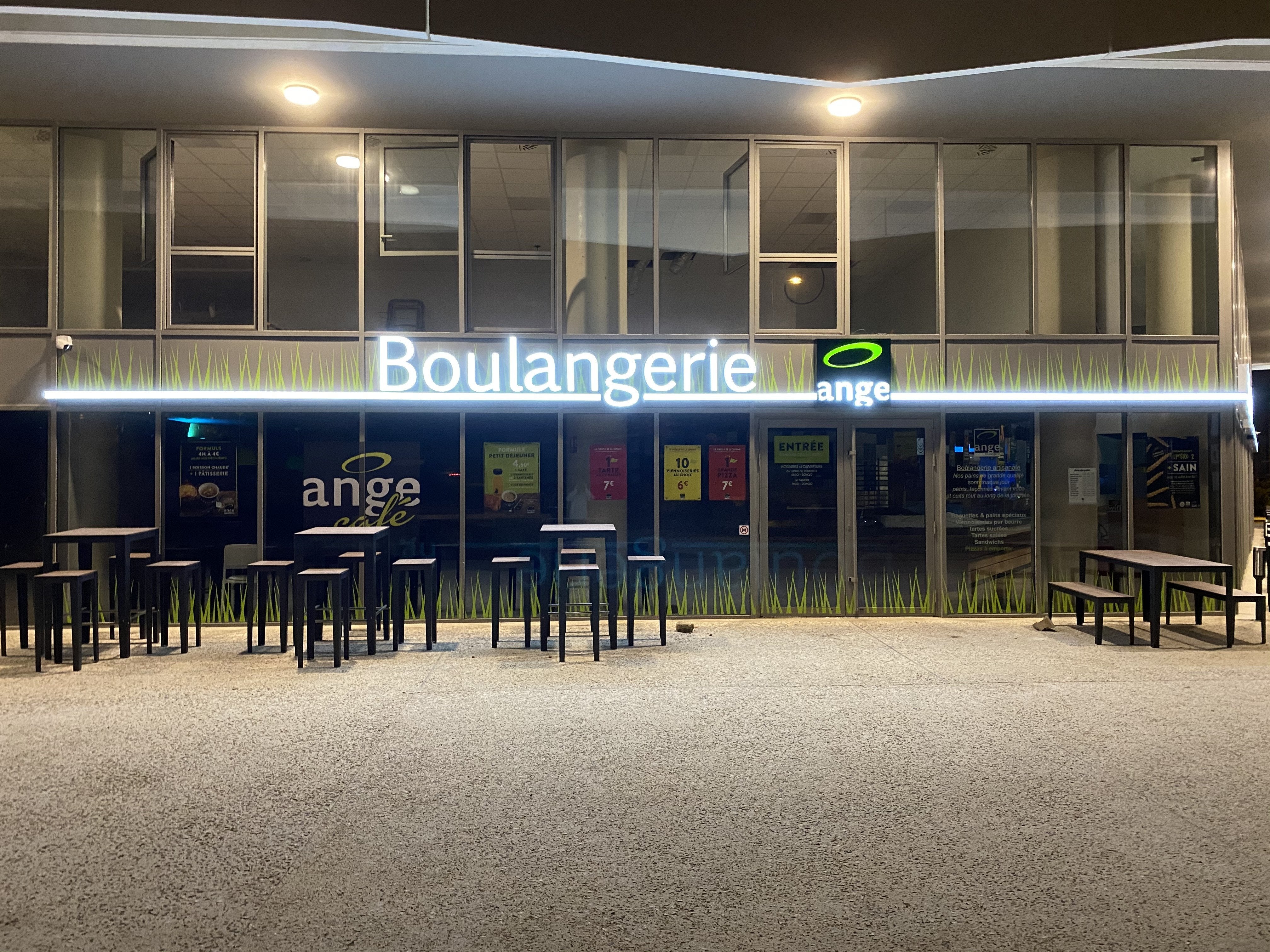 enseigne-signaletique-lettre-lumineuse-boulangerie-montpellier-signarama