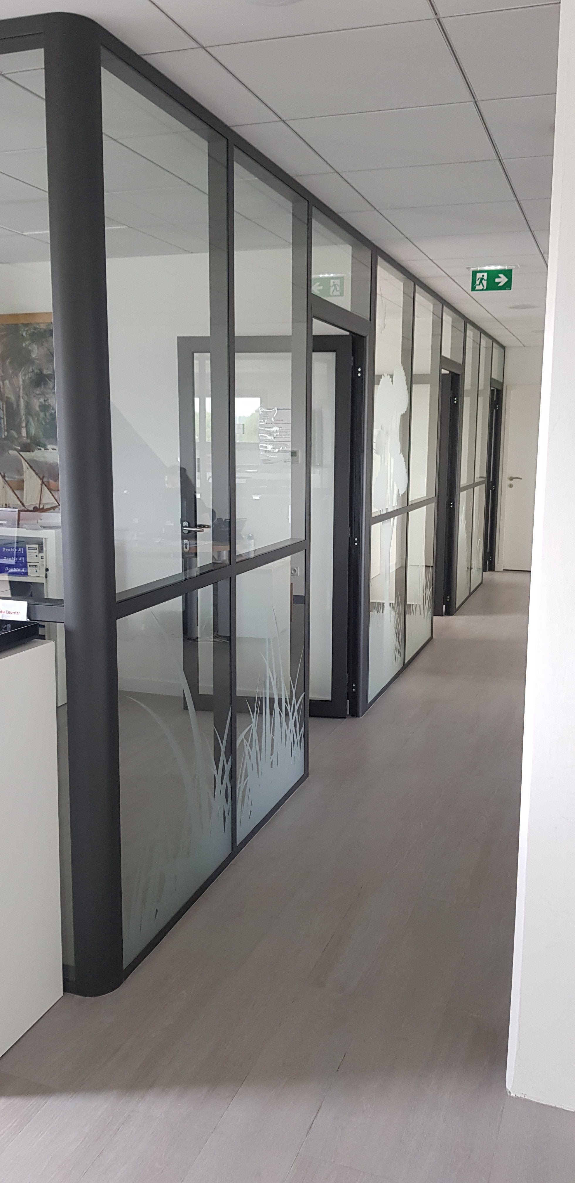 DECORATION BUREAUX ET VITRES