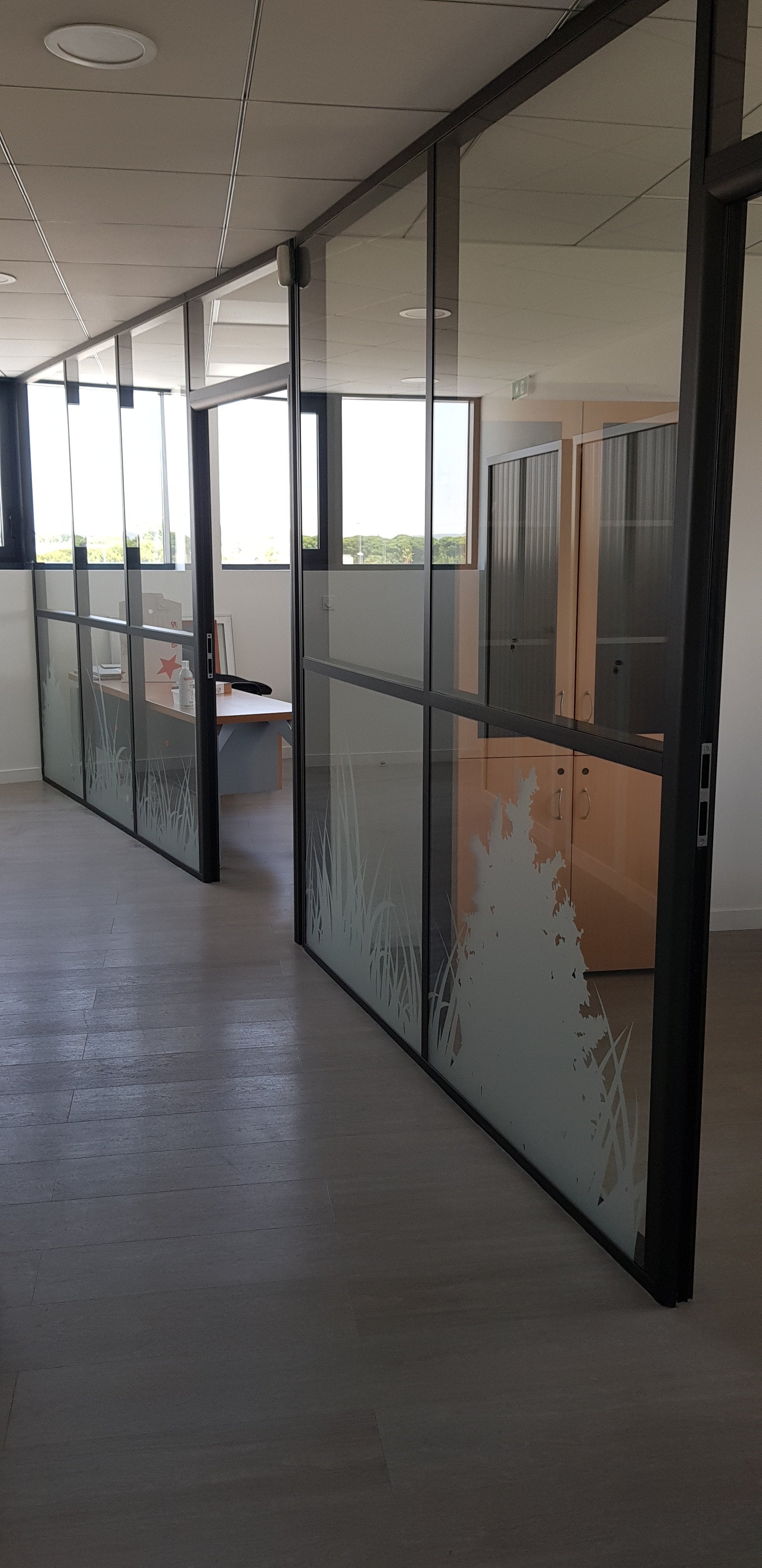 DECORATION BUREAUX ET VITRES