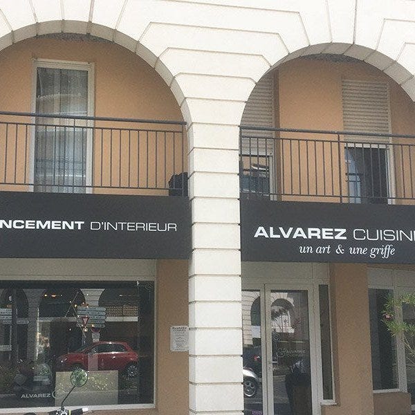 Enseigne et caisson lmumineux d'un cuisiniste