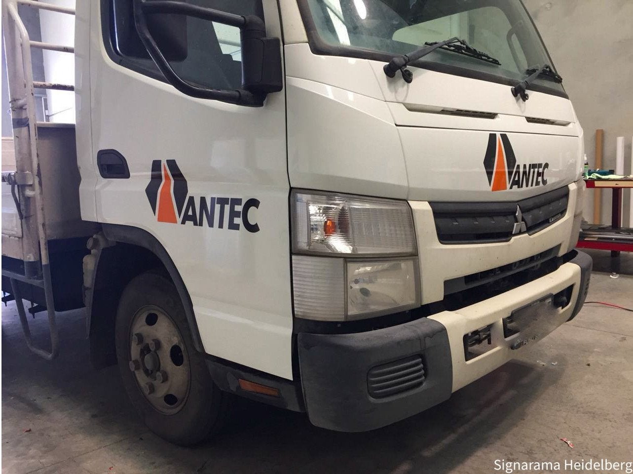 Truck Signage - ANTEC.