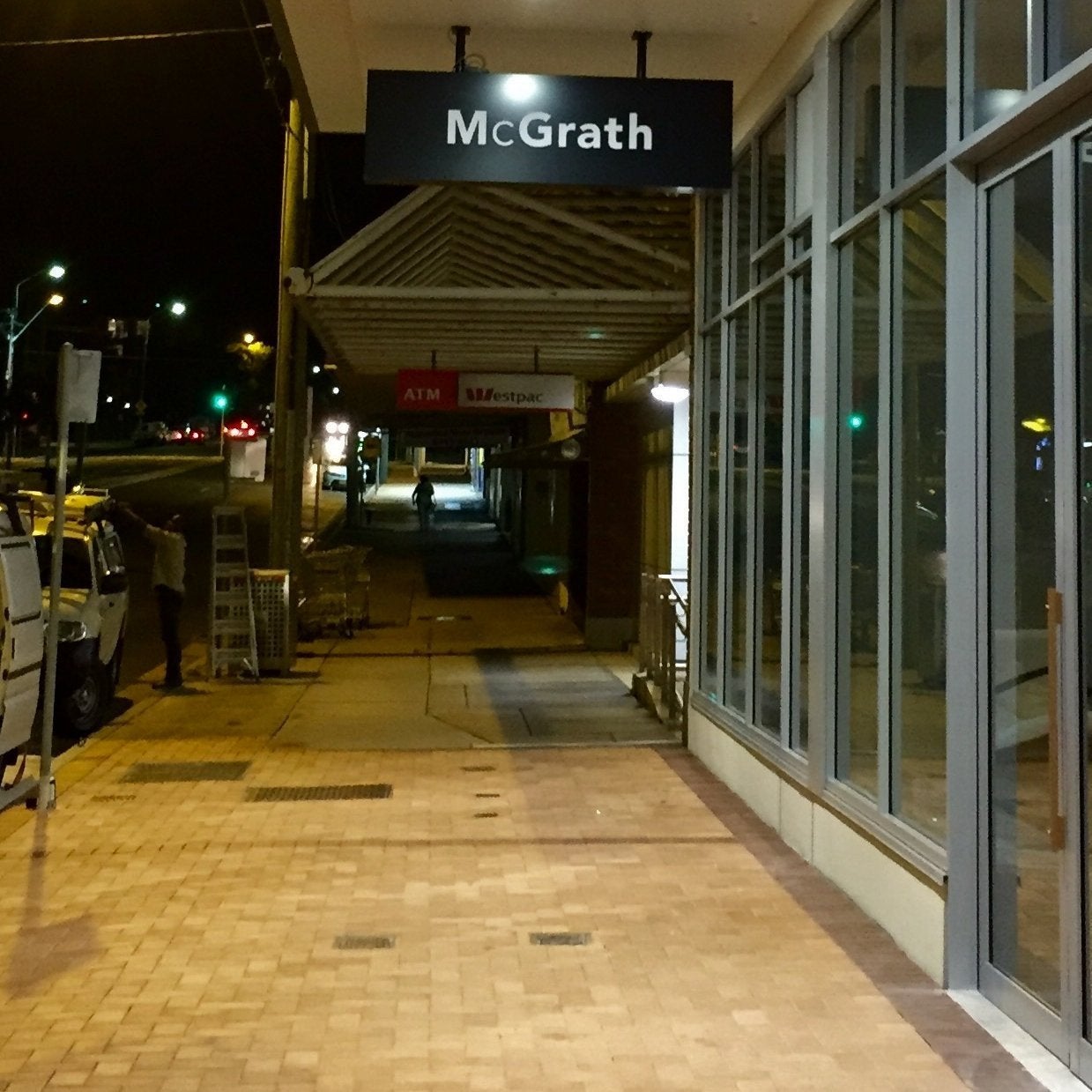 Mcgrath real estate lightbox 3d acrylic lettering and vinyl - Signarama Sydney CBD South