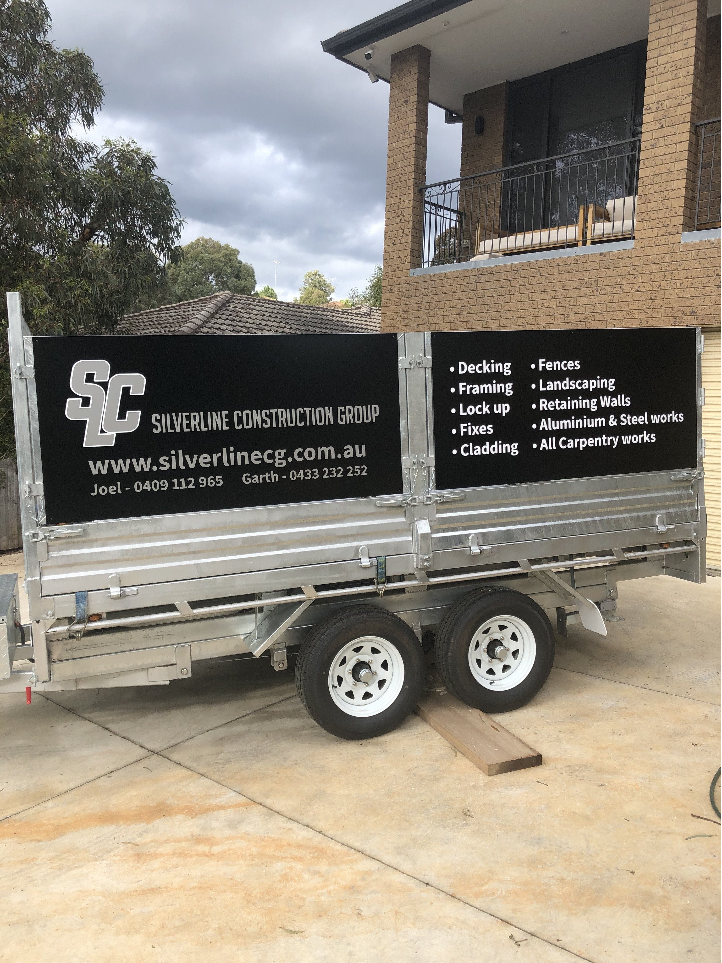 Trailer Signs - Silverline Construction Group