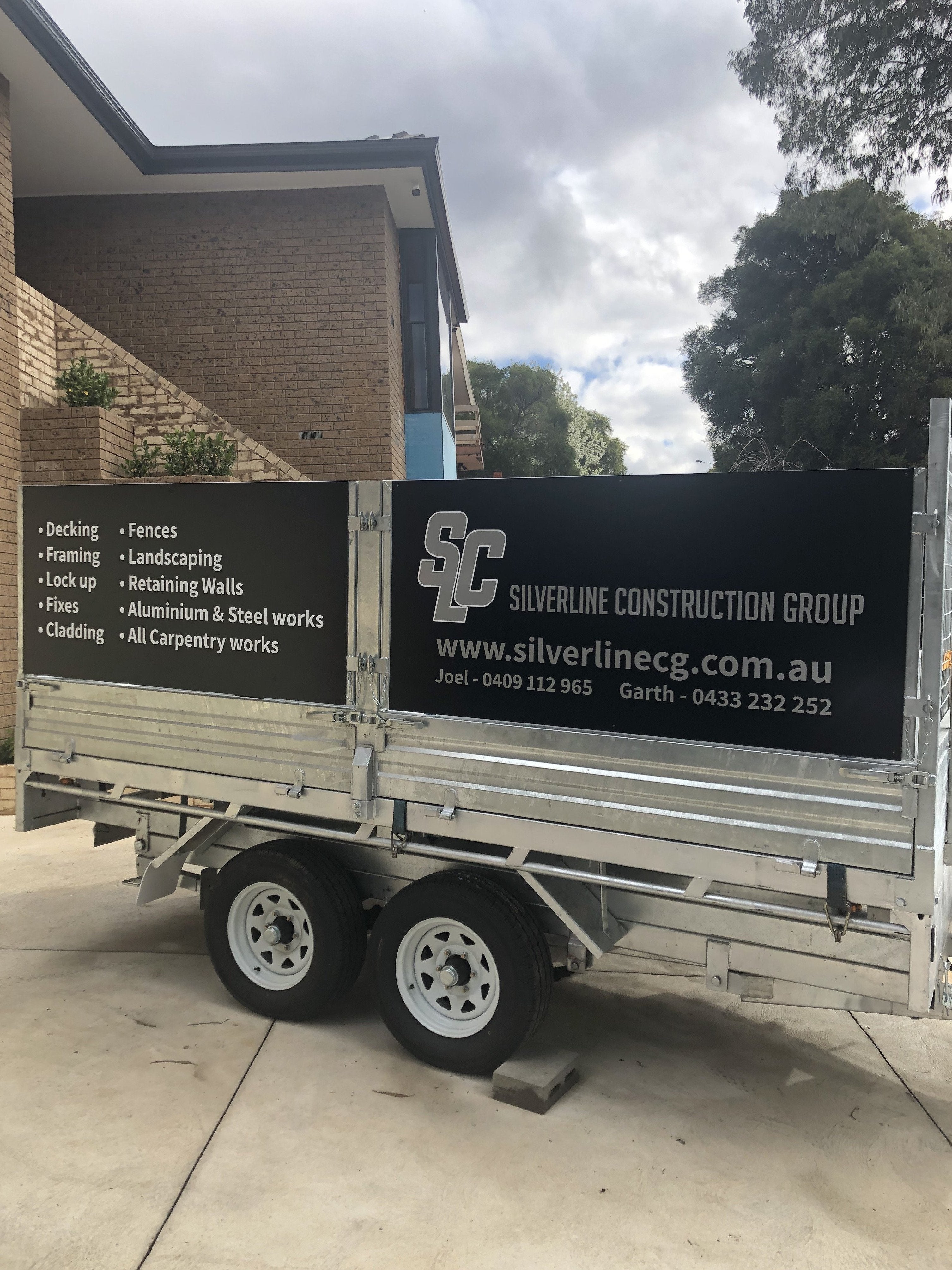 Trailer Signs - Silverline Construction Group