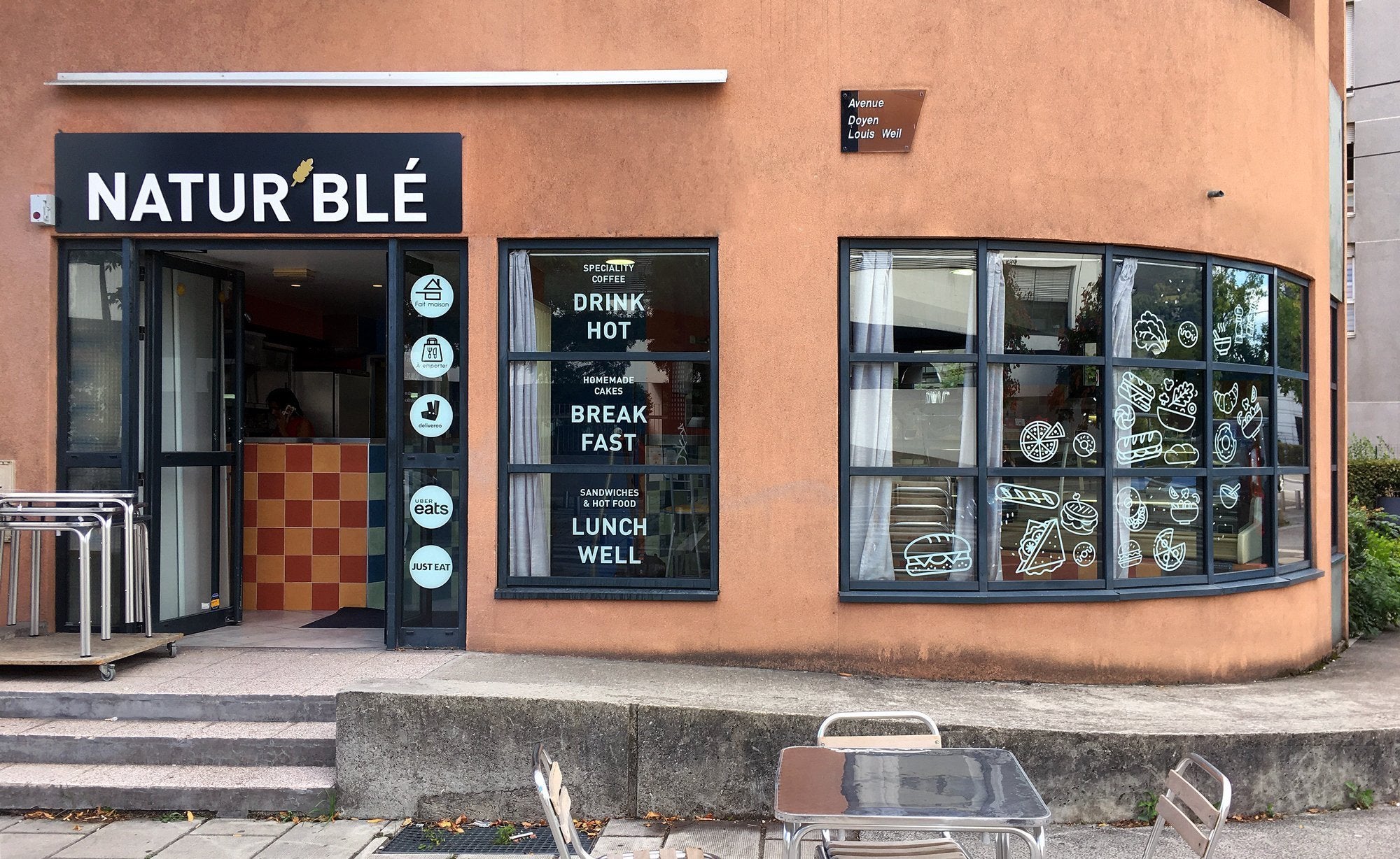 Nouvelle vitrine de NATUR'BLE, lettres Découpées, Adhésifs blanc, panneau Alu