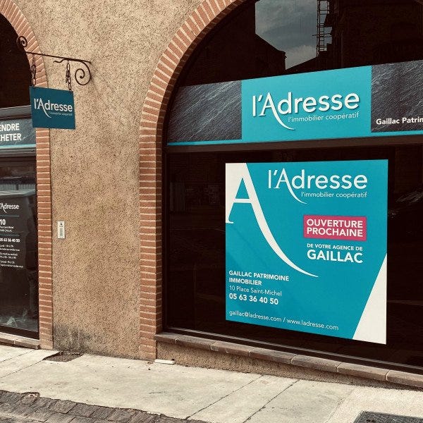 Vitrine de l'agence l'Adresse