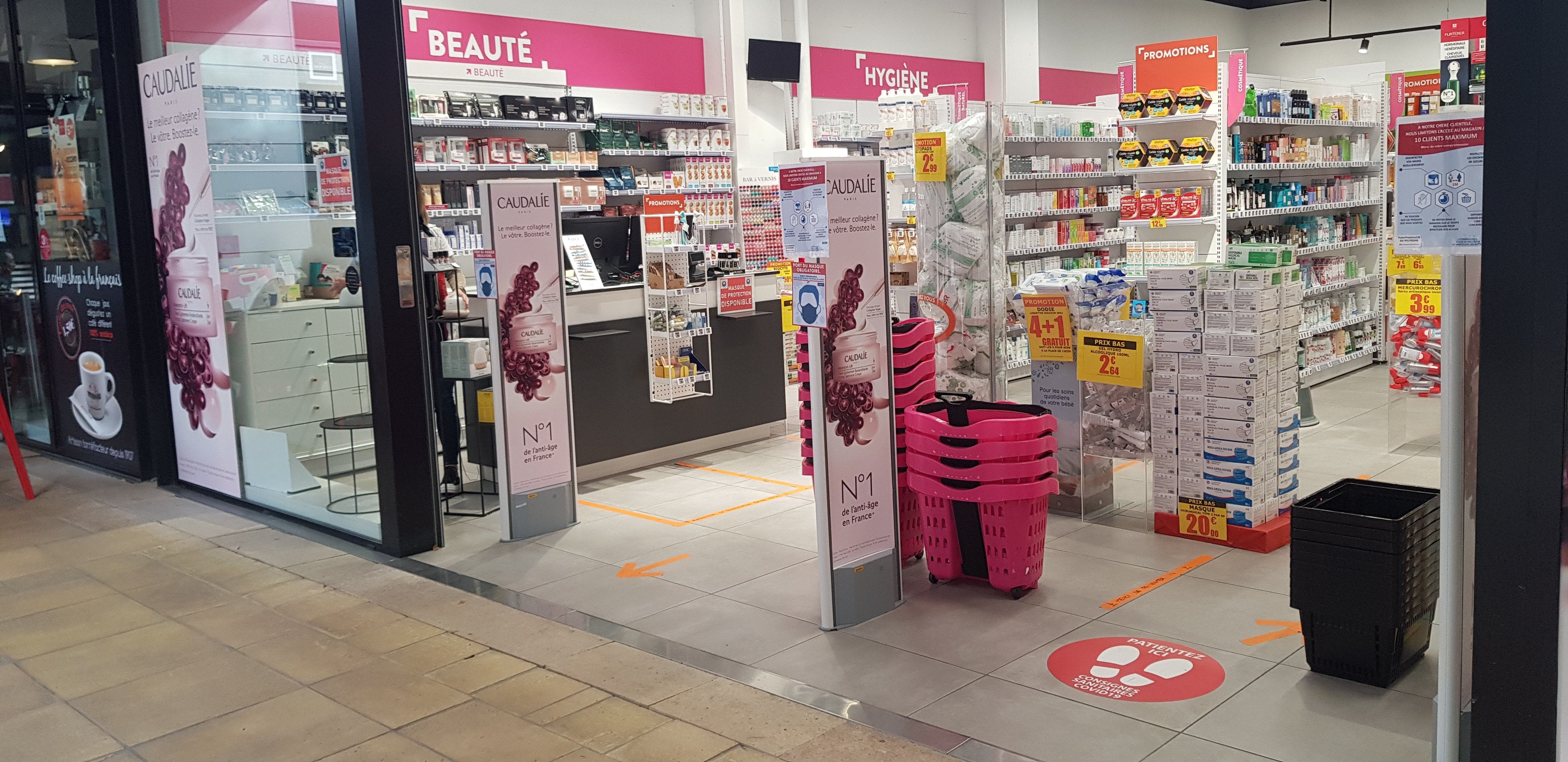 CAMPAGNE CAUDALIE - SIGNALETIQUE PHARMACIE DU POLYGONE