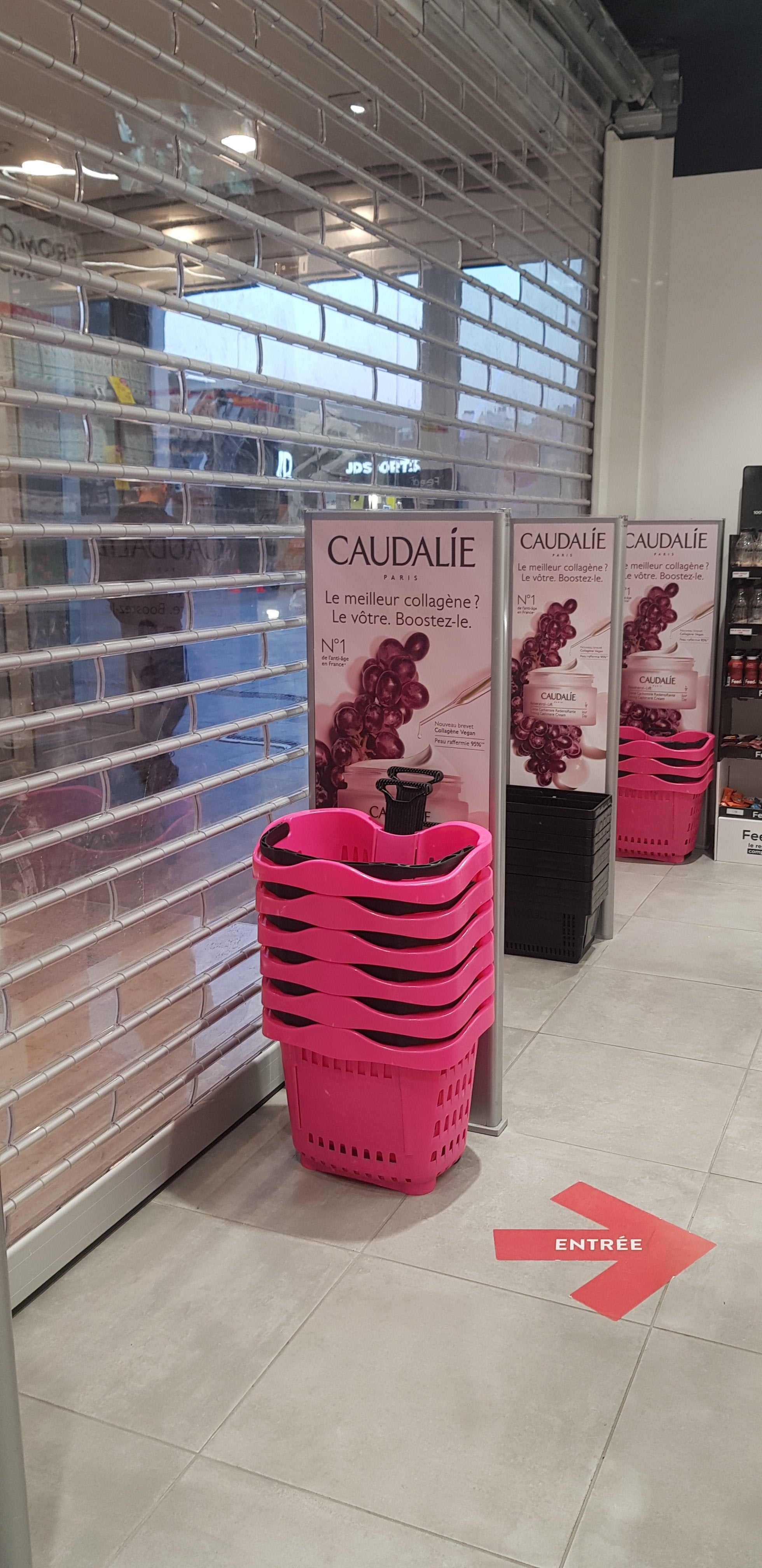 CAMPAGNE CAUDALIE - SIGNALETIQUE PHARMACIE DU POLYGONE