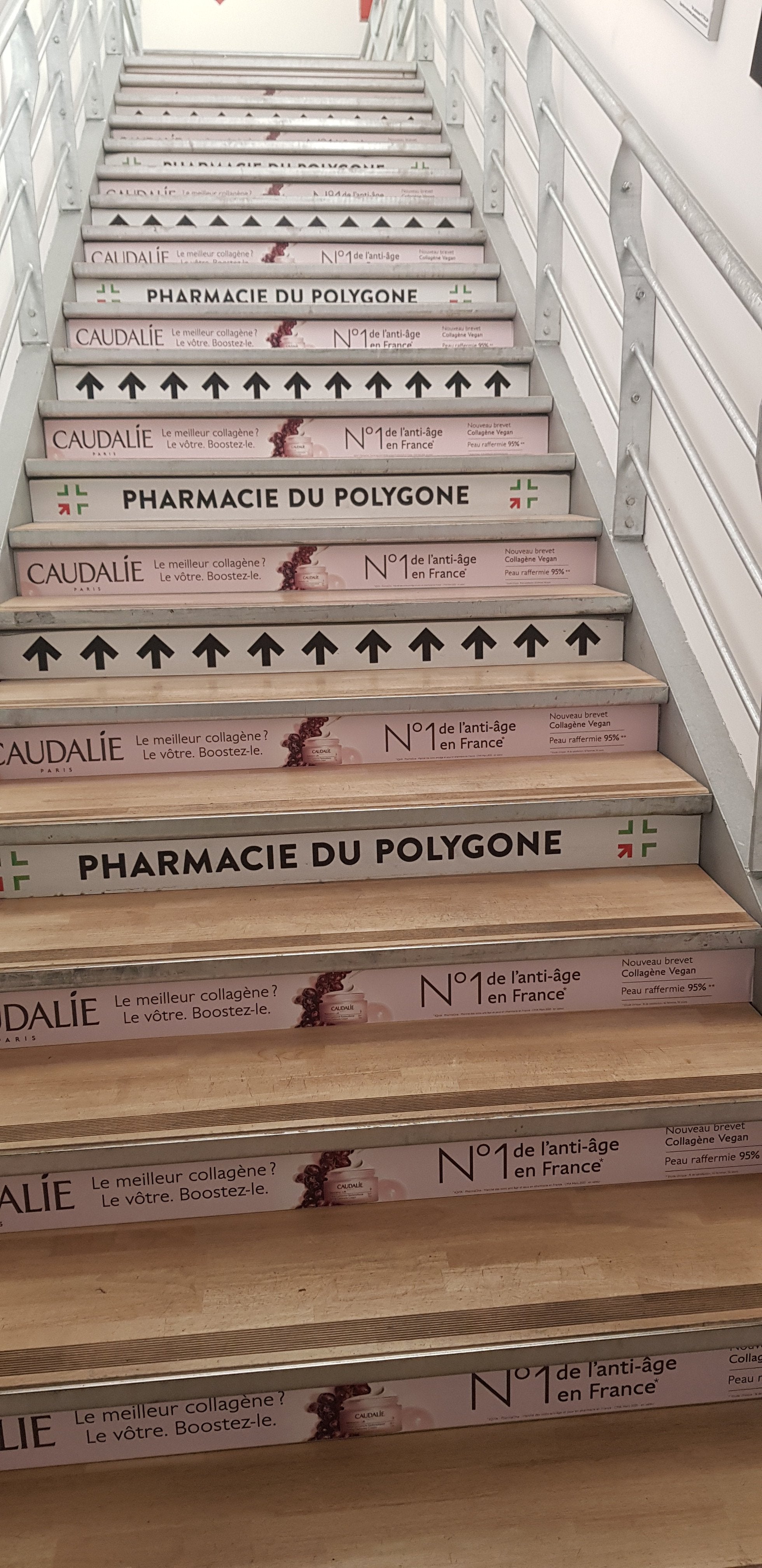 CAMPAGNE CAUDALIE - SIGNALETIQUE PHARMACIE DU POLYGONE