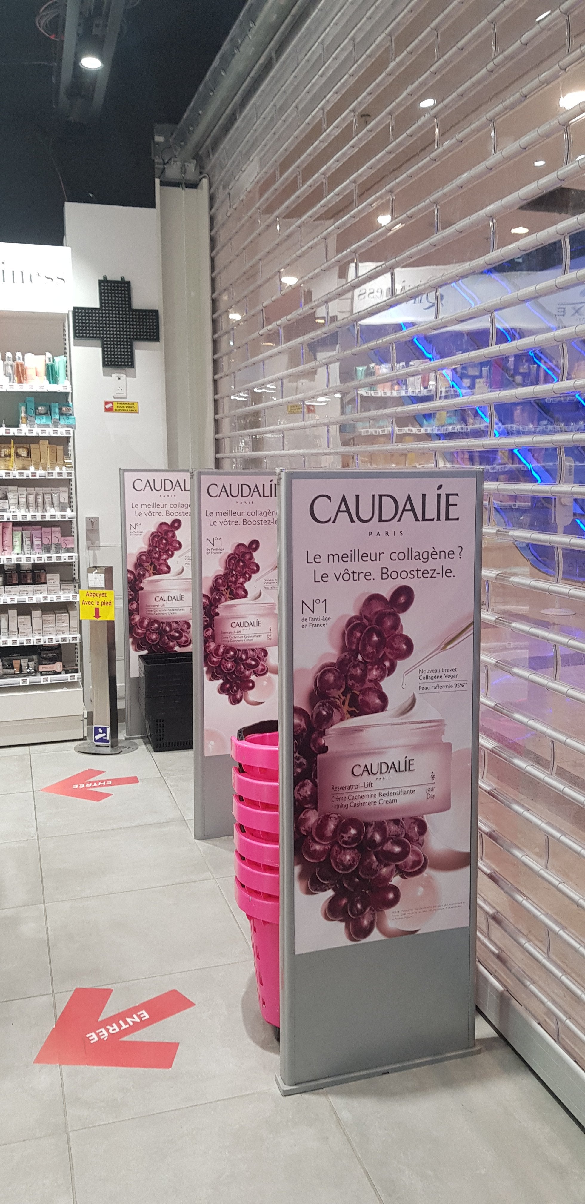 CAMPAGNE CAUDALIE - SIGNALETIQUE PHARMACIE DU POLYGONE