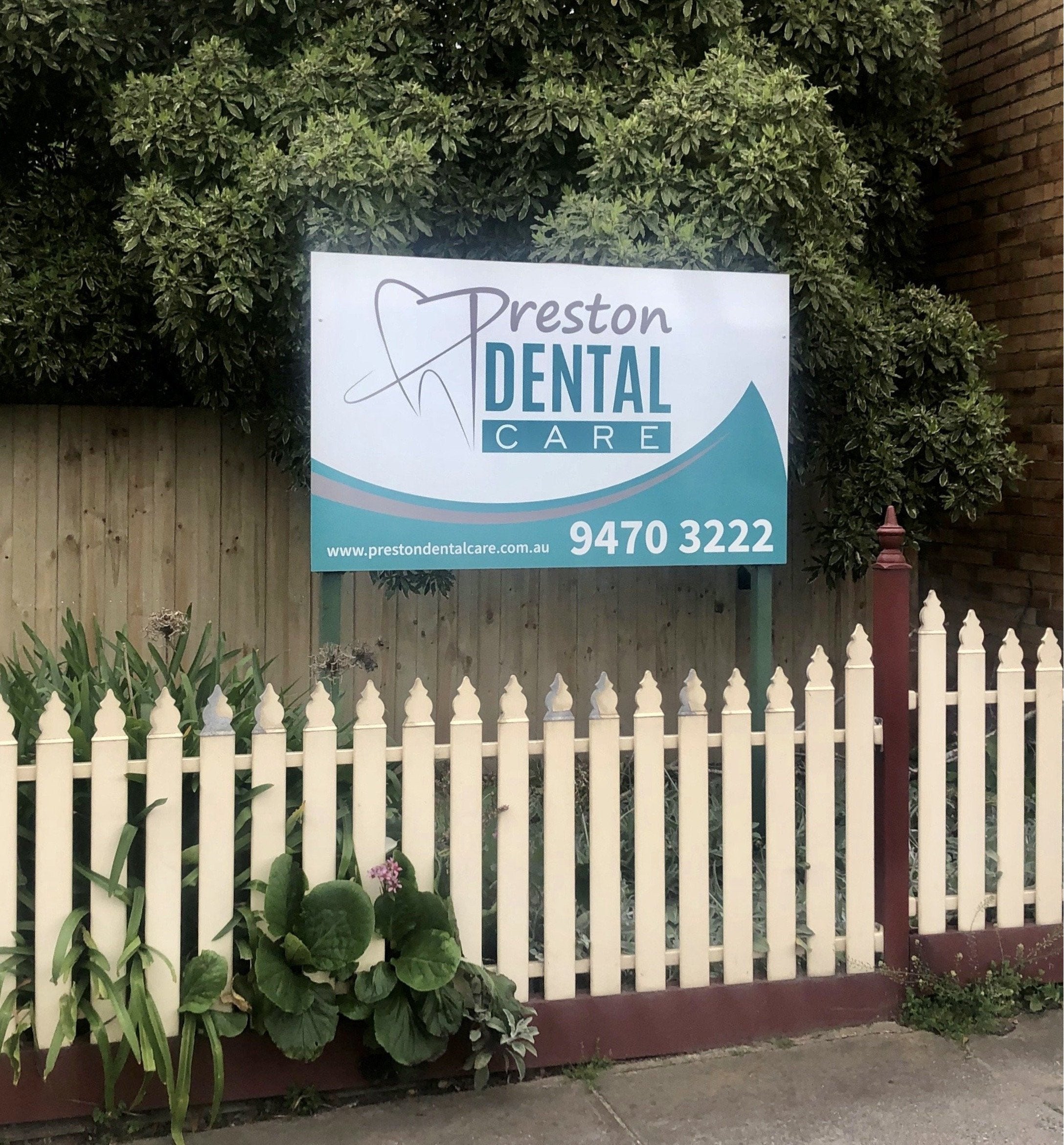 Exterior Signage - Preston Dental Care.