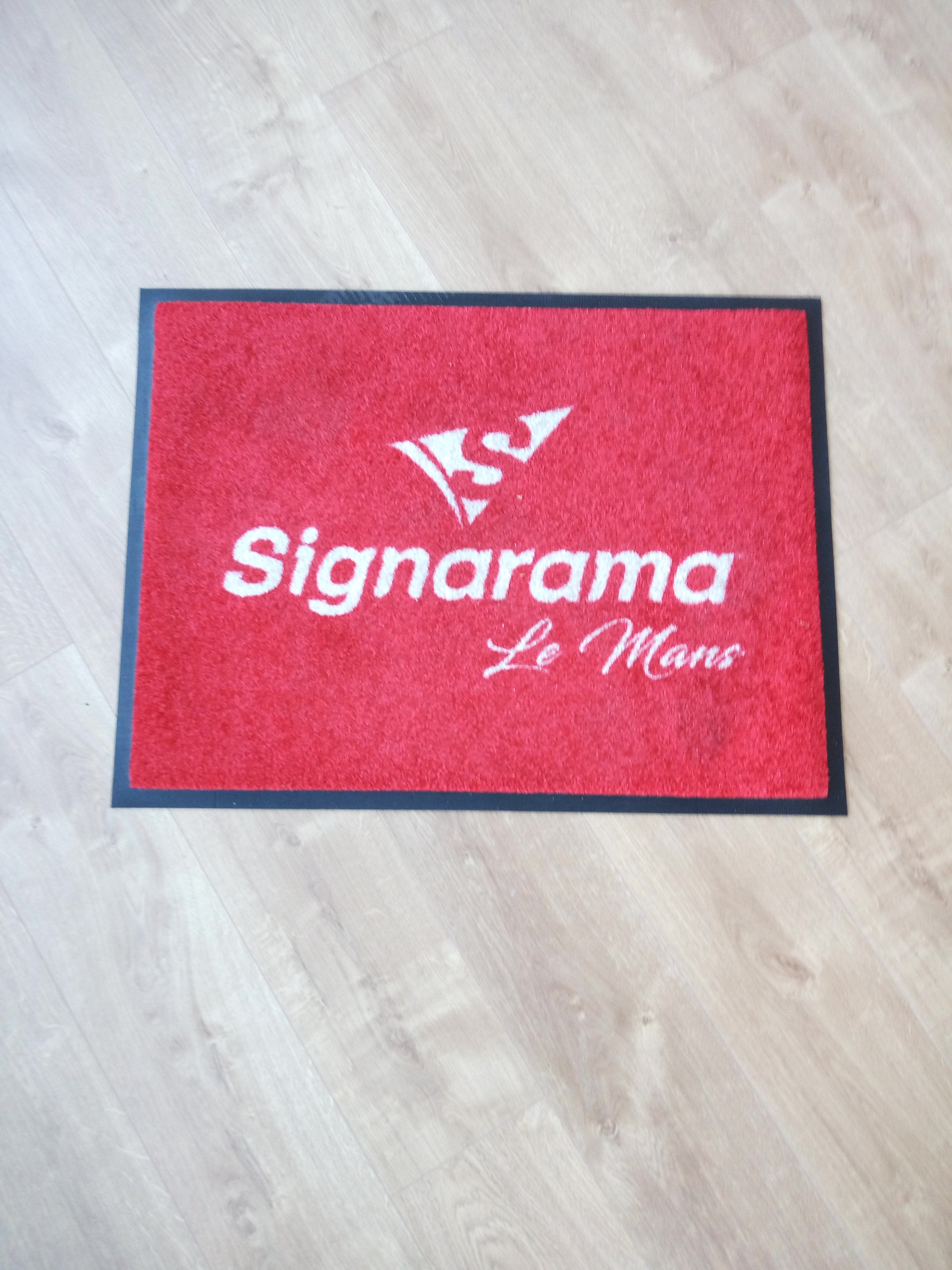signarama-tapis-lemans-rouge