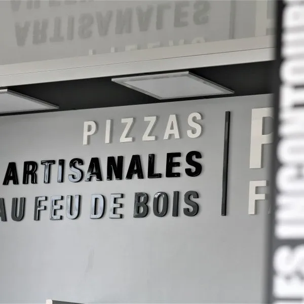 Lettre découpée