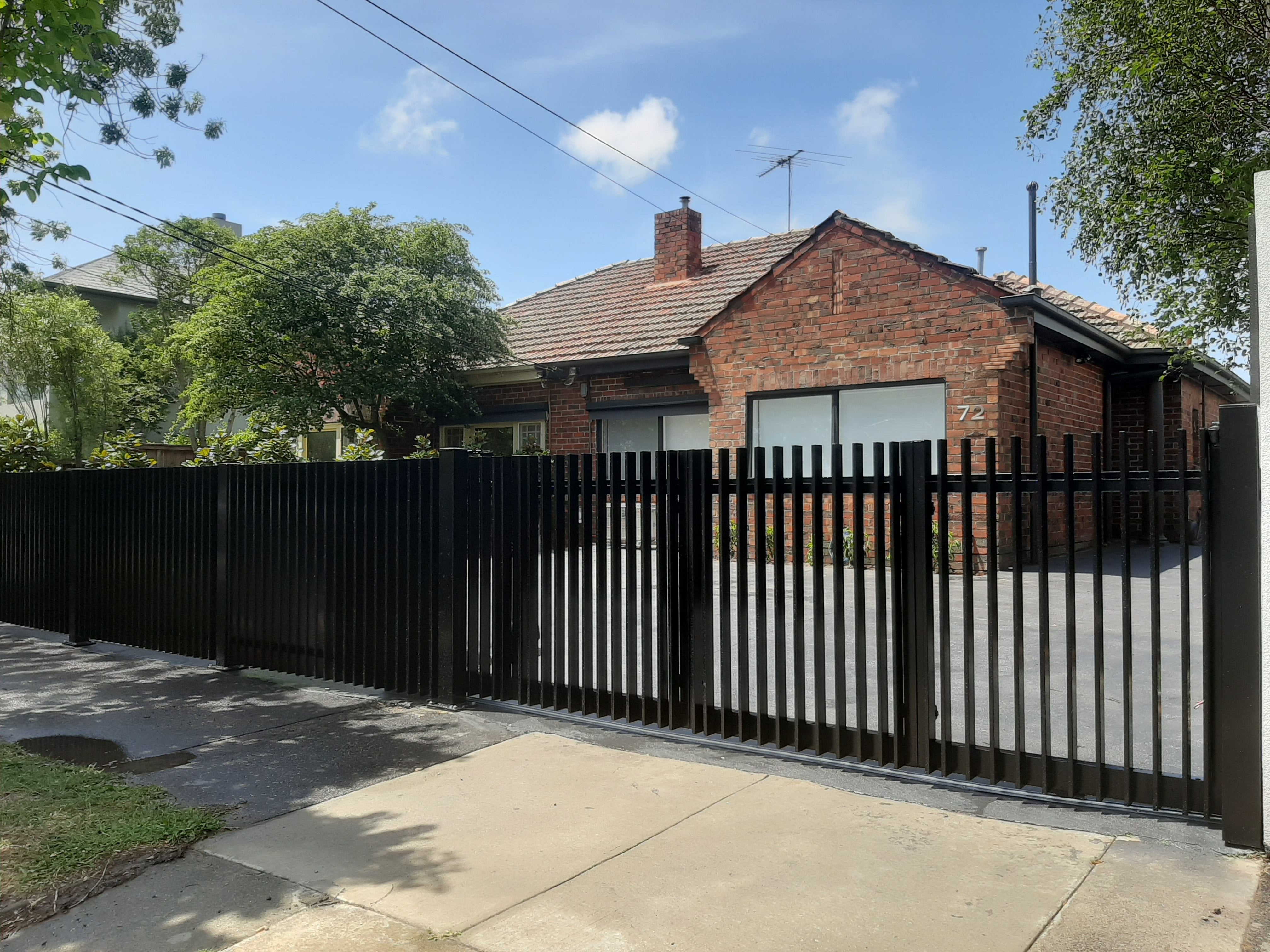 Aluminium Vertical Blade Sliding Gates Online Fence Supplies
