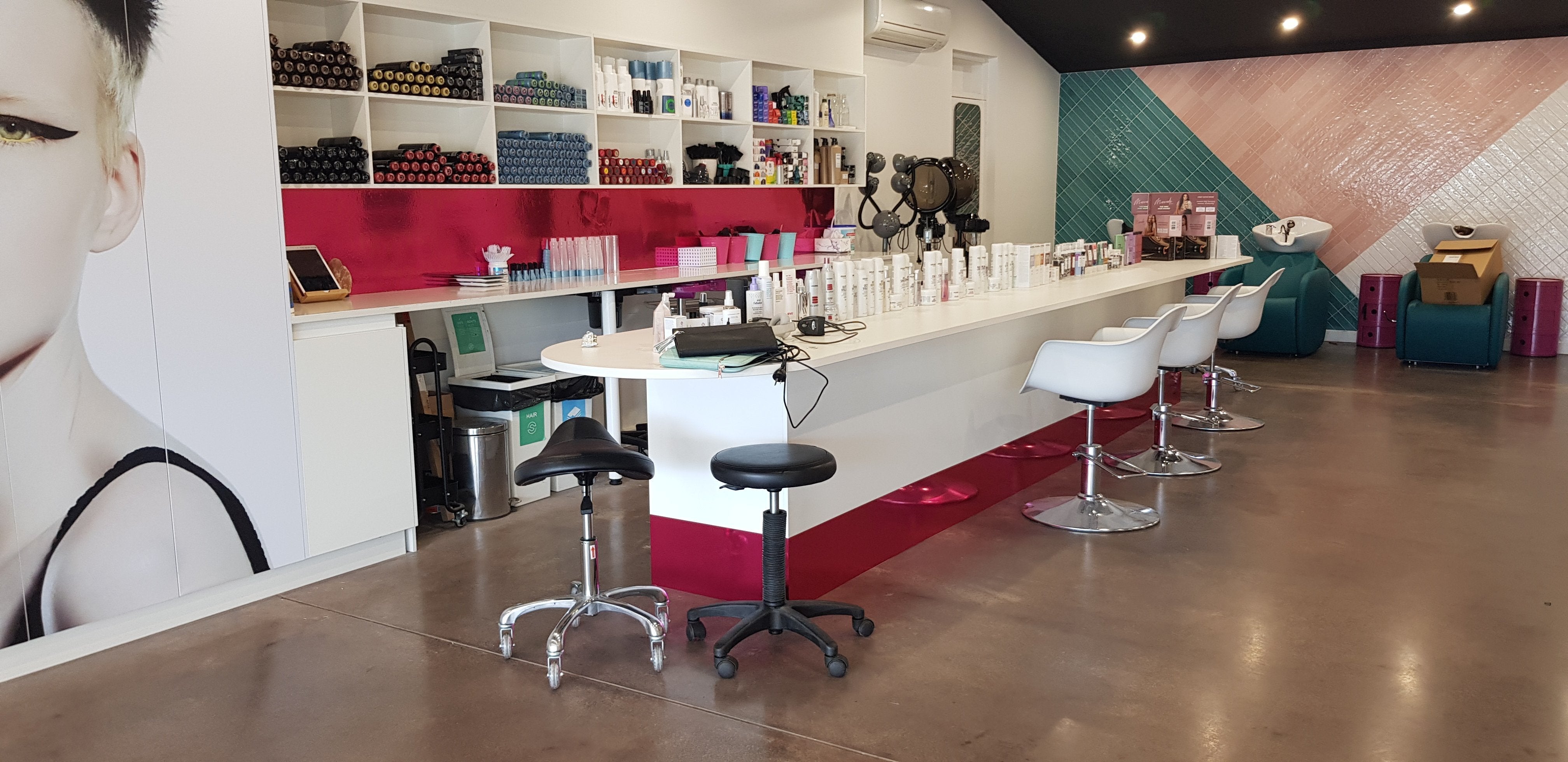 In Awe Salon
