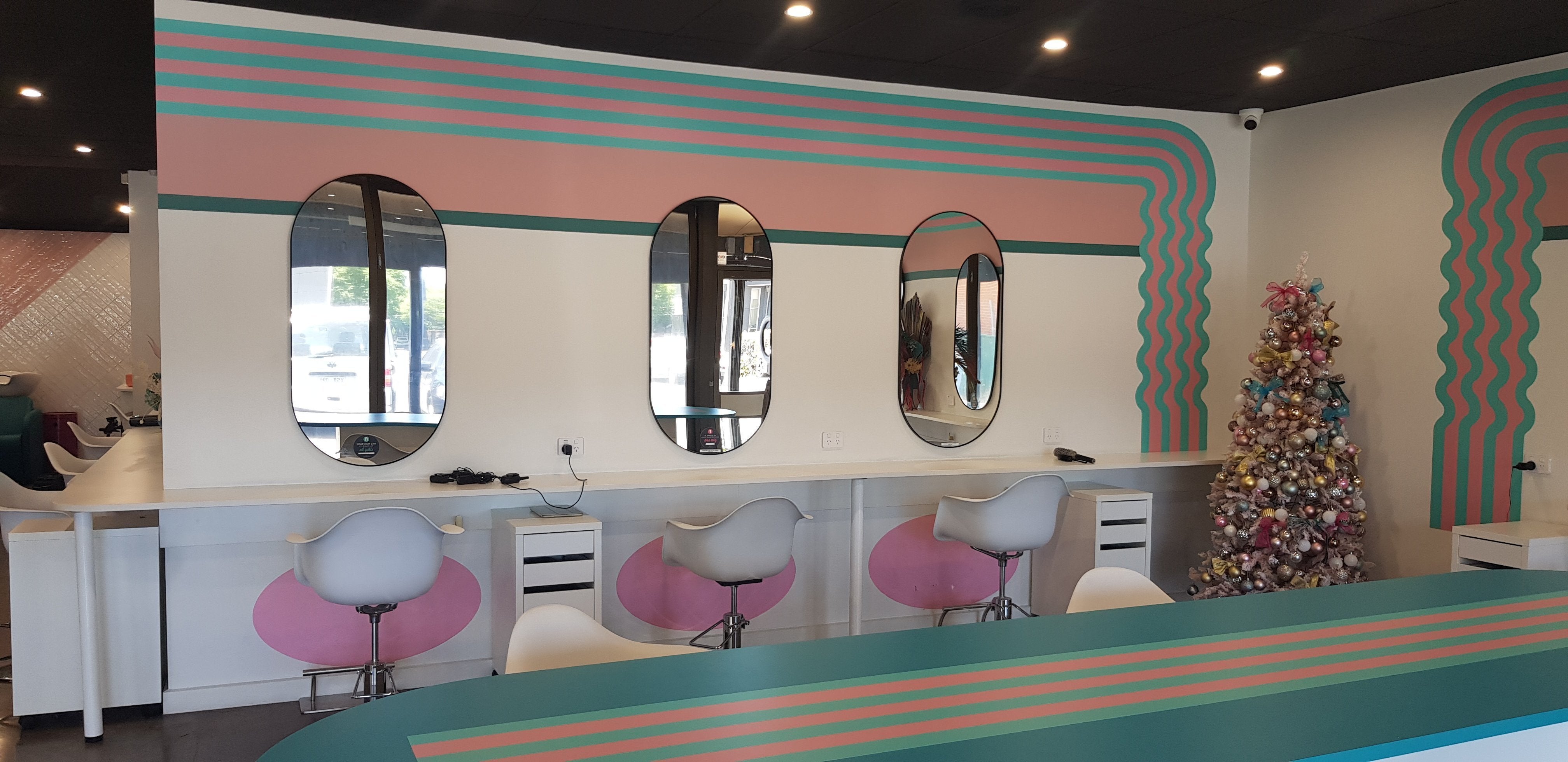 In Awe Salon