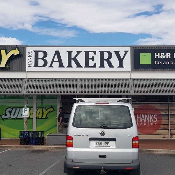 Hanks Bakery