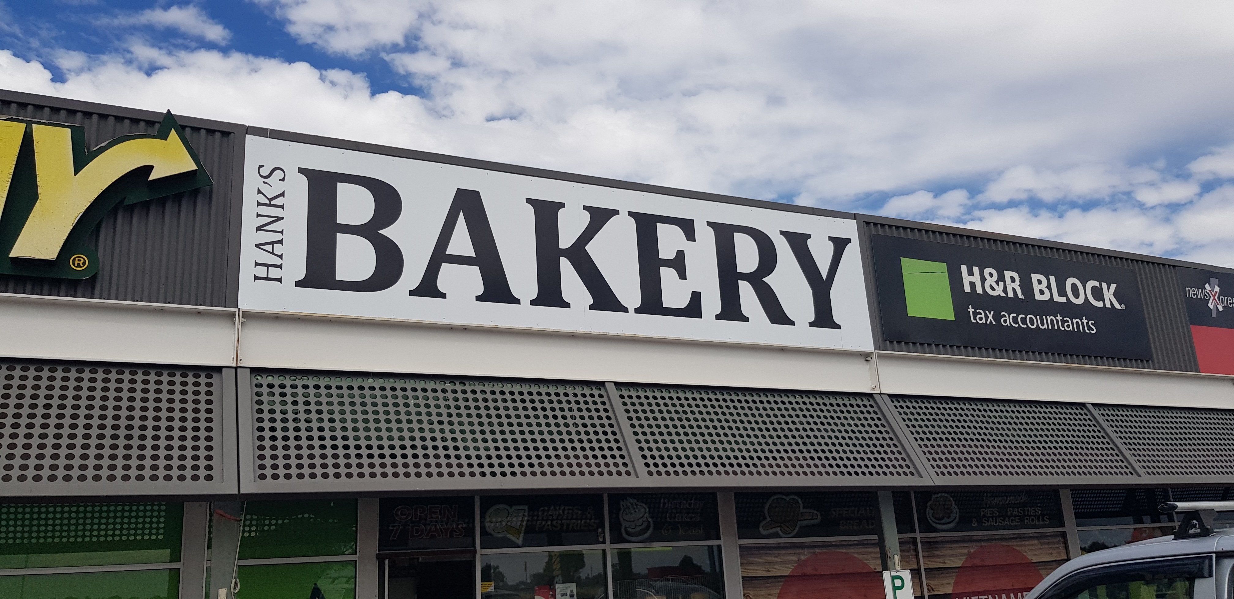 Hanks Bakery