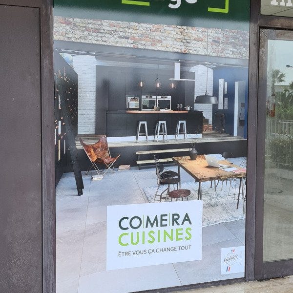 adhésif-vitrine-vitrophanie-signarama-saint-laurent-du-var
