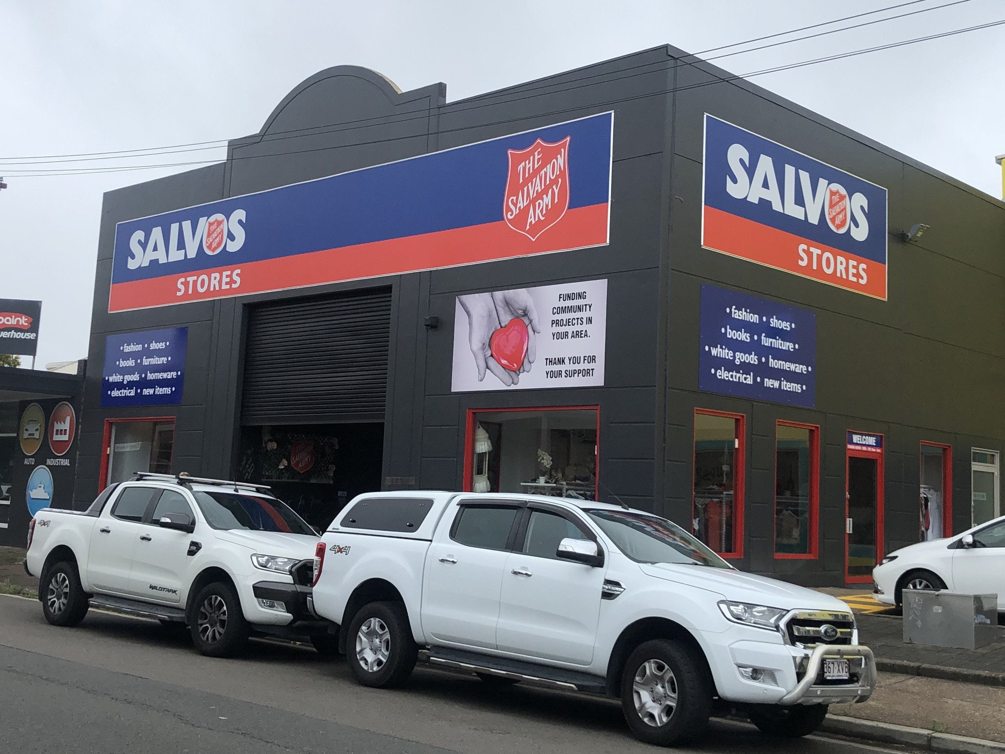 Sailtrack Banners - Salvos