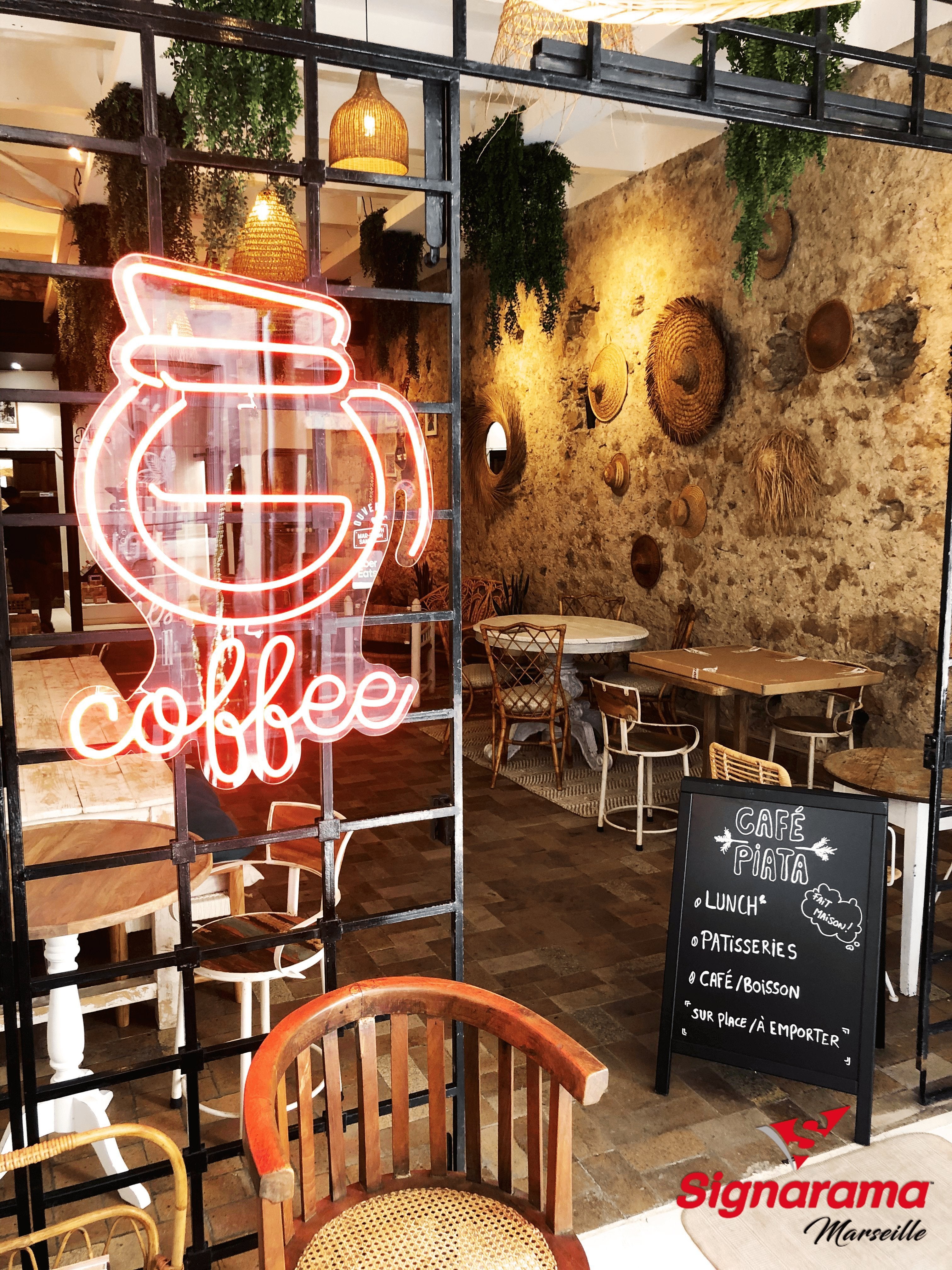 CAFE PIATA_MARSEILLE_ENSEIGNE LUMINEUSE