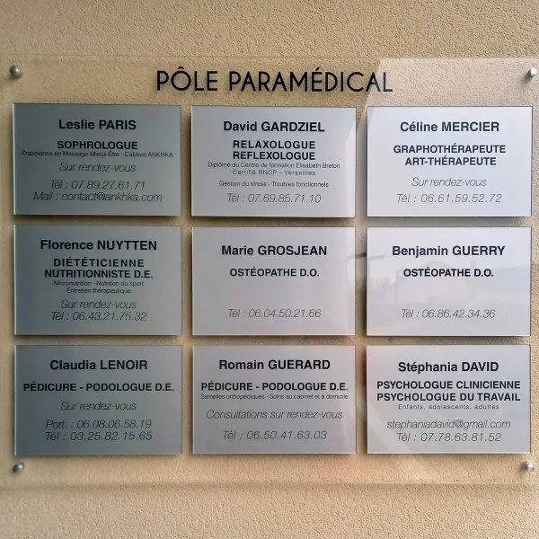 signaletique-exterieure-plaques-professionnelles-gravure-installation-pose-aube-signarama-troyes