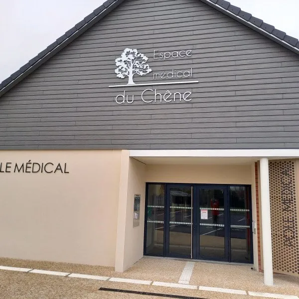 signaletique-exterieure-facade-lettres-logos-decoupees-installation-pose-aube-signarama-troyes