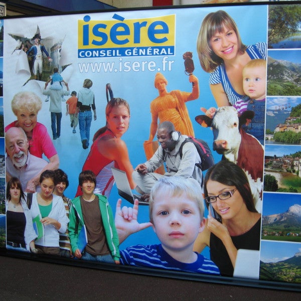 Roll-up Kakemonos  3m de large sur 2,2m de hauteur Signarama Issy les Moulineaux- ISSY LES MOULINEAUX