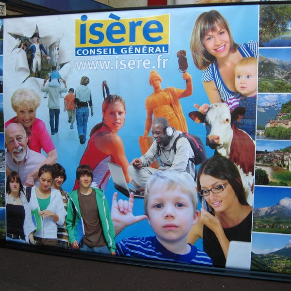 Roll-up Kakemonos  3m de large sur 2,2m de hauteur Signarama Issy les Moulineaux- ISSY LES MOULINEAUX