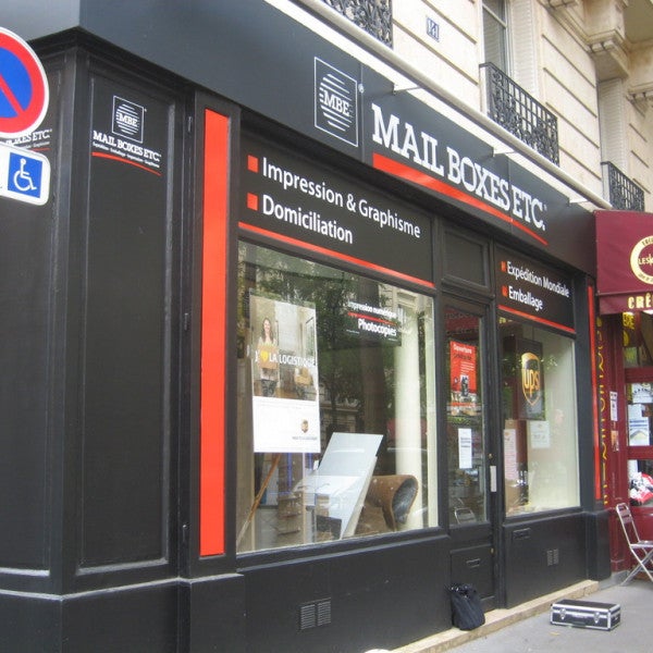 Lettrage Vinyle de decoupe pour enseigne et vitrine utilisant des supports mat et brillants Signarama Issy les Moulineaux- ISSY LES MOULINEAUX