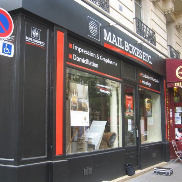 Lettrage Vinyle de decoupe pour enseigne et vitrine utilisant des supports mat et brillants Signarama Issy les Moulineaux- ISSY LES MOULINEAUX
