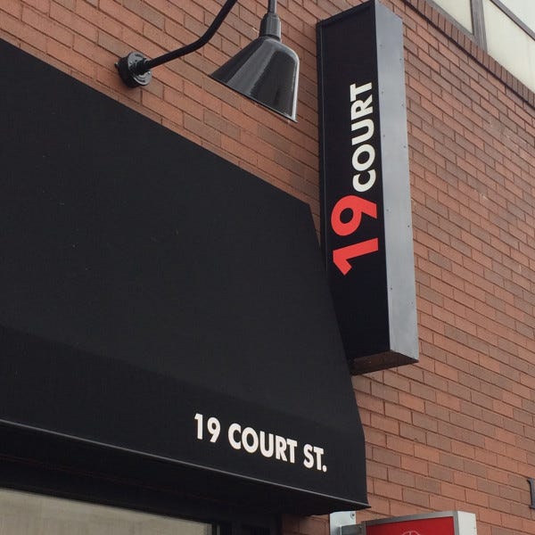 19 Court Awning And Blade