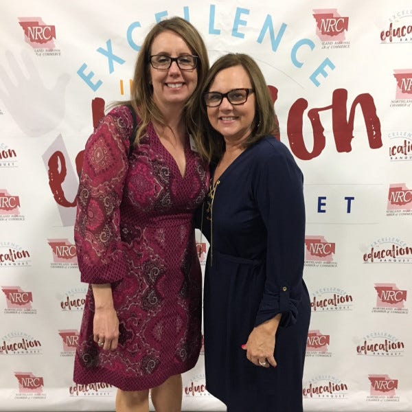 Lisa And Teri At Step And Repeat